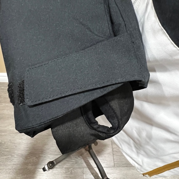 SOLD - Roxy snow jacket - Picture 4 of 11